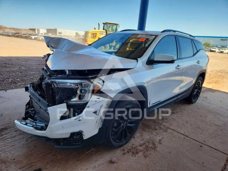 2022 GMC TERRAIN photo