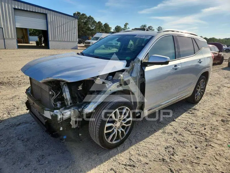 2022 GMC TERRAIN photo