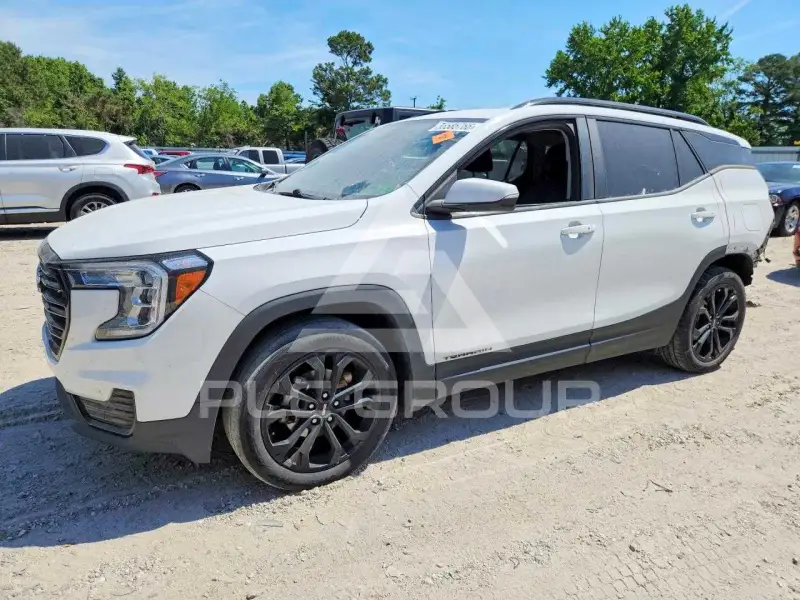 2022 GMC TERRAIN photo