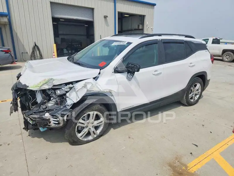 2022 GMC TERRAIN photo
