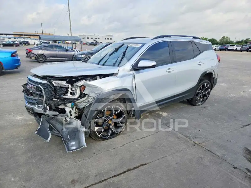 2022 GMC TERRAIN photo