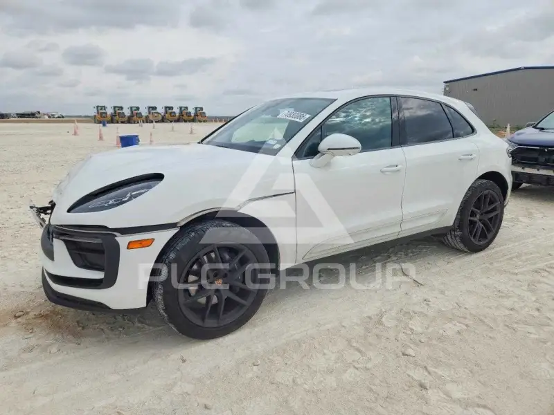 2022 Porsche MACAN photo