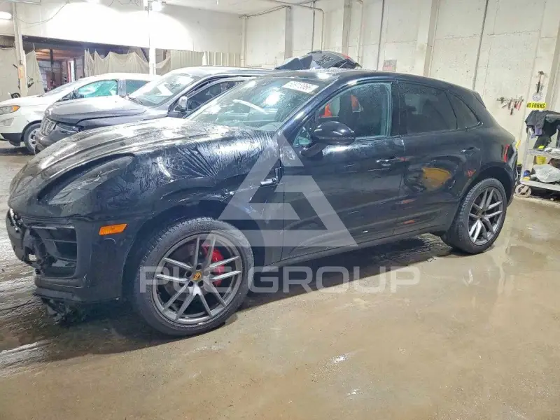 2022 Porsche MACAN photo