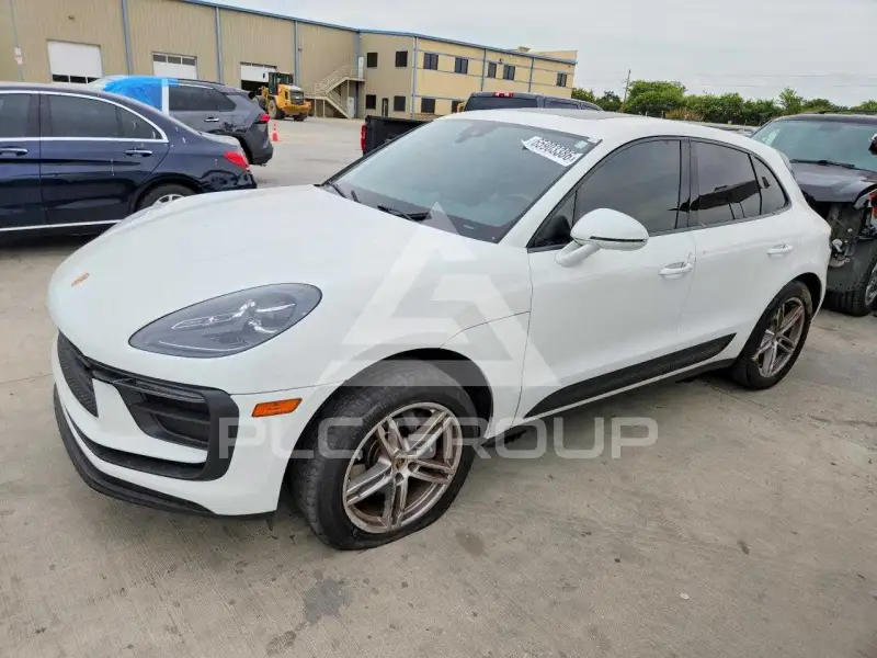 2022 Porsche MACAN photo