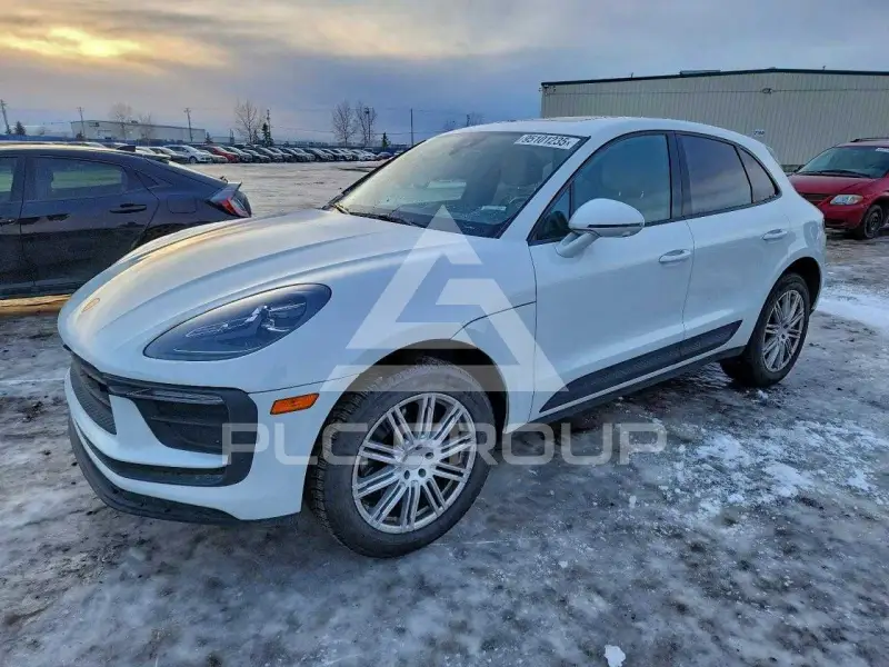 2022 Porsche MACAN photo