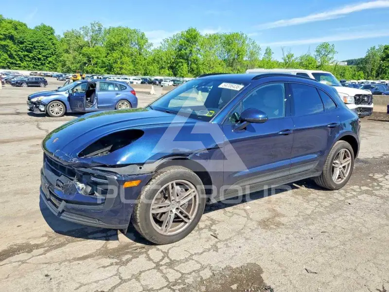 2022 Porsche MACAN photo