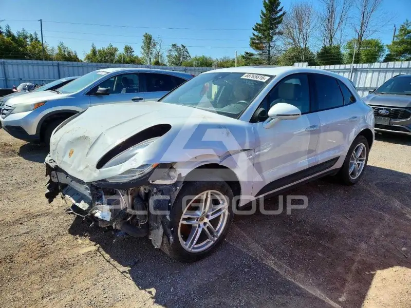 2022 Porsche MACAN photo