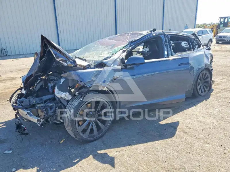 2022 Tesla Model X фото