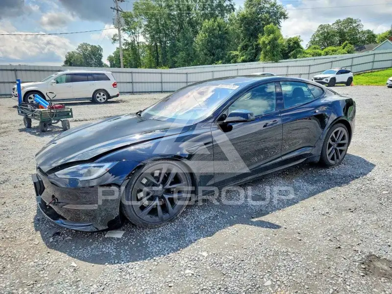 2022 Tesla Model S фото
