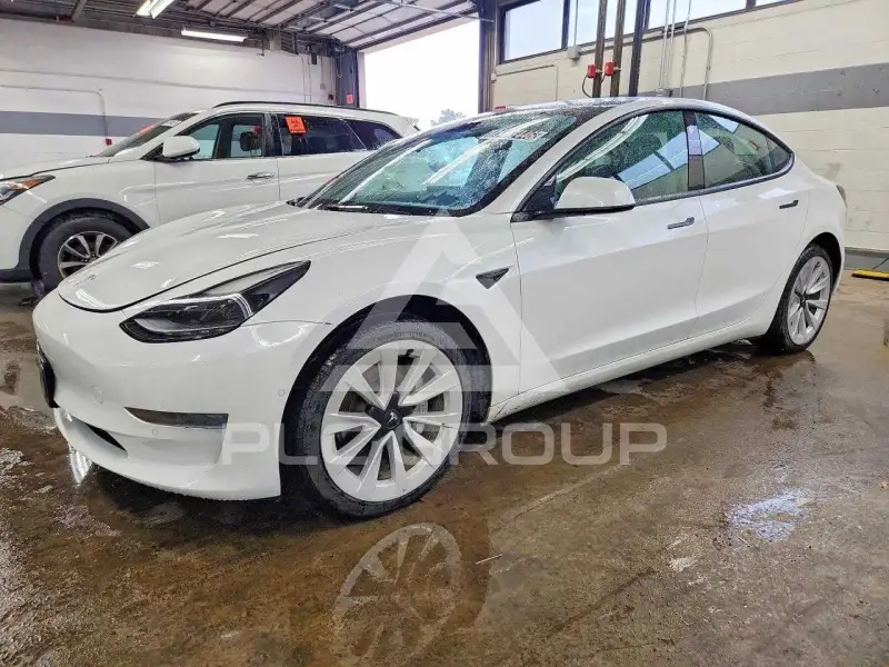 2022 Tesla Model 3 фото
