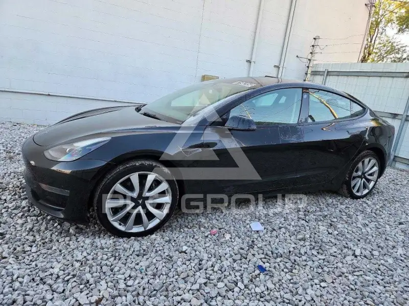 2022 Tesla Model 3 фото