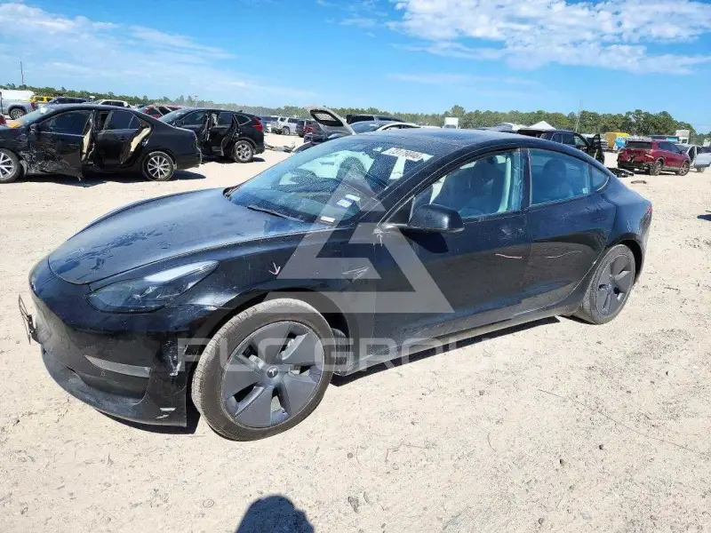 2022 Tesla Model 3 фото