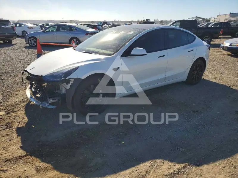 2022 Tesla Model 3 фото
