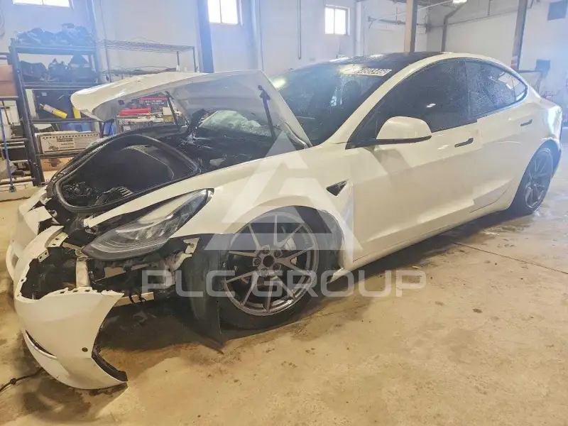 2022 Tesla Model 3 фото