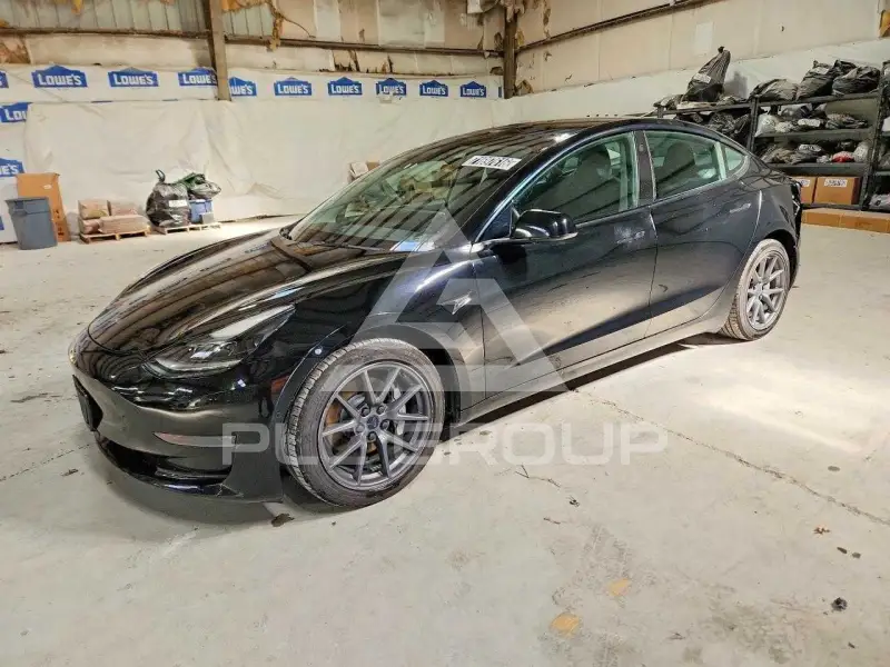 2022 Tesla Model 3 фото