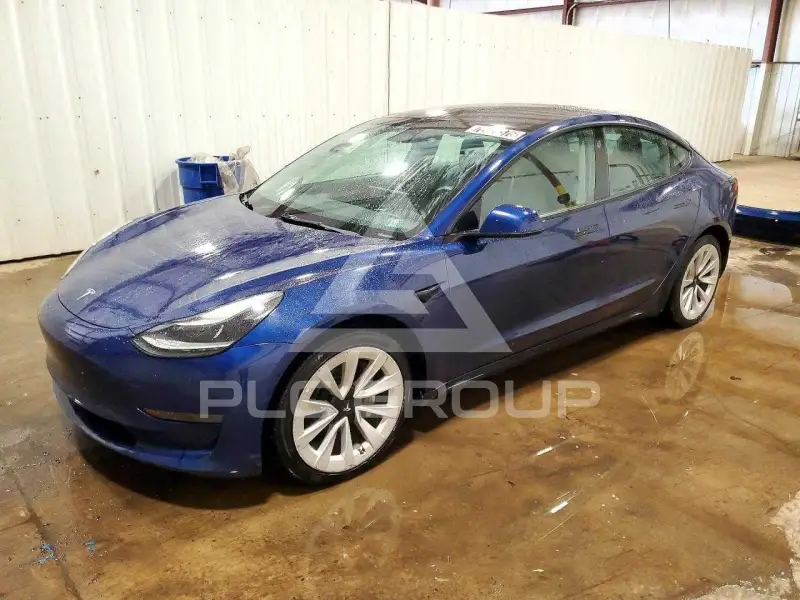 2022 Tesla Model 3 фото