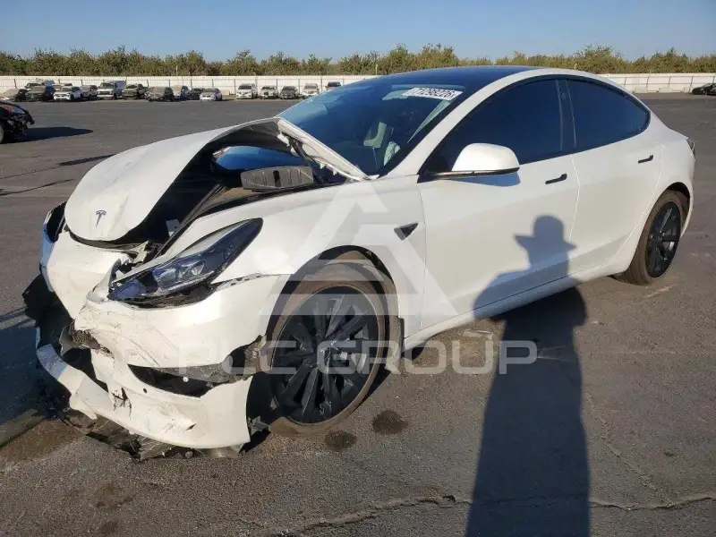 2022 Tesla Model 3 фото