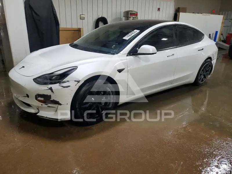 2022 Tesla Model 3 фото