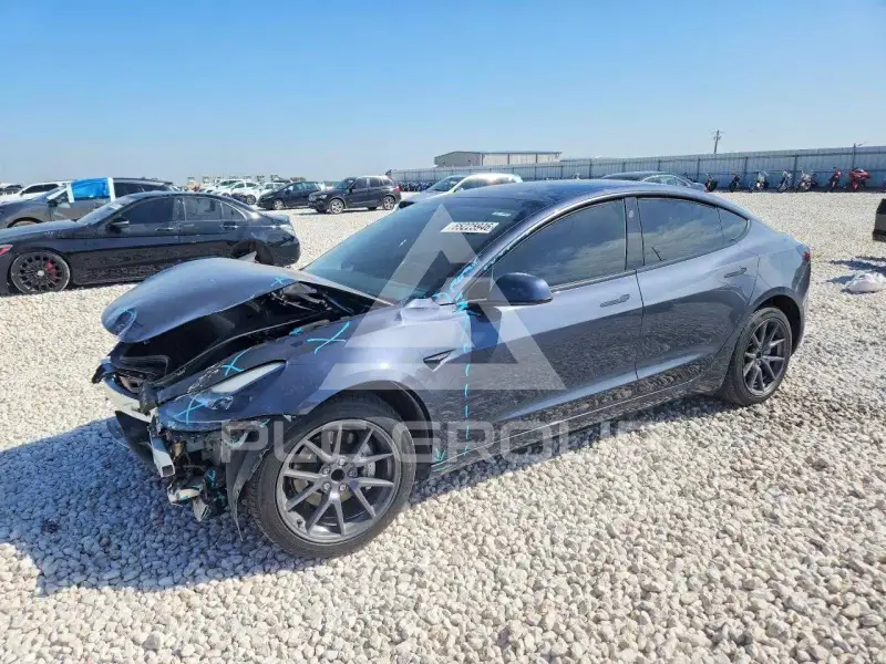 2022 Tesla Model 3 фото