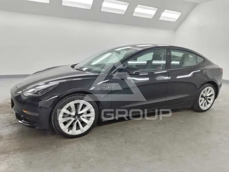 2022 Tesla Model 3 фото