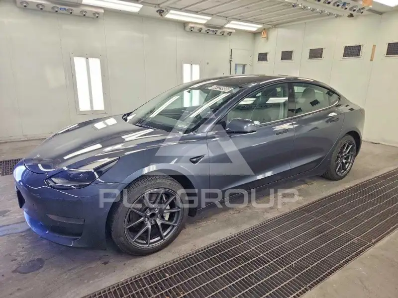 2022 Tesla Model 3 фото