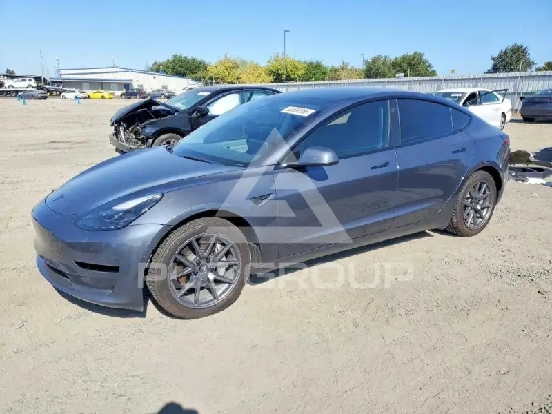 2022 Tesla Model 3 фото