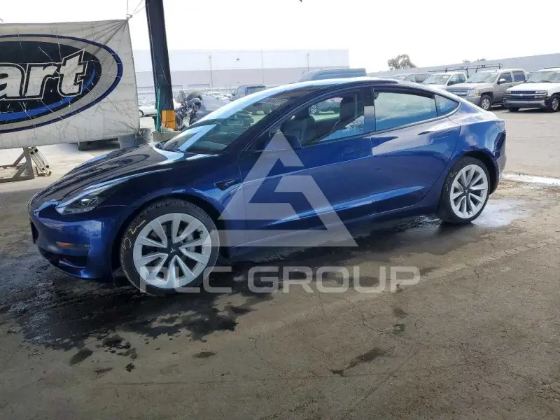 2022 Tesla Model 3 фото