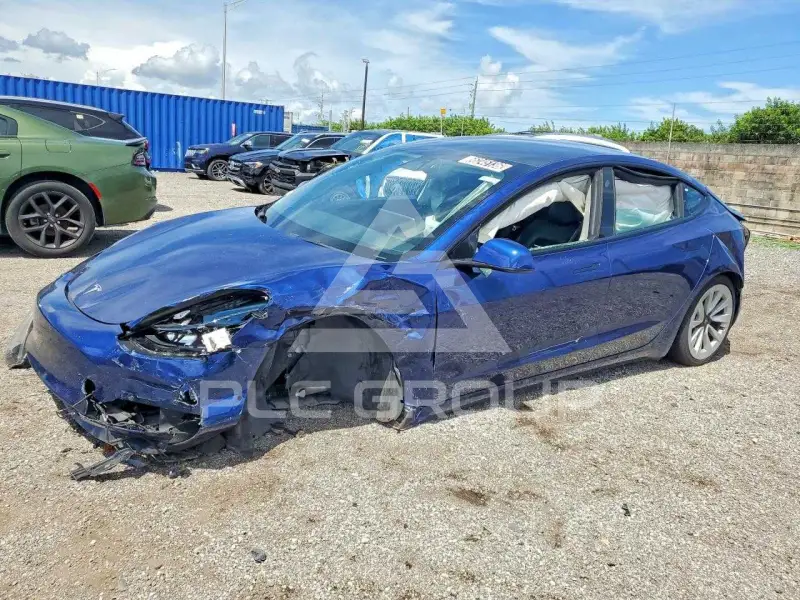 2022 Tesla Model 3 фото