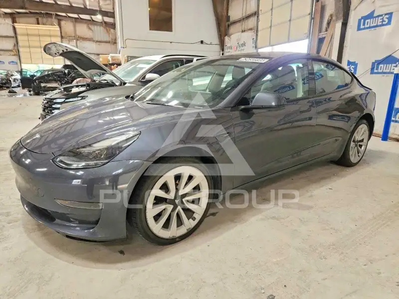 2022 Tesla Model 3 фото