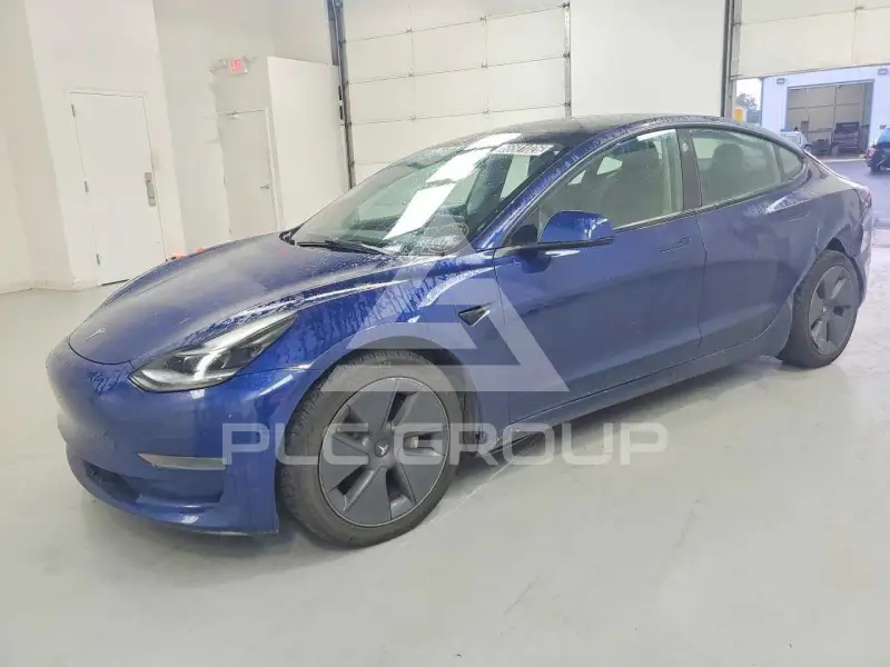 2022 Tesla Model 3 фото