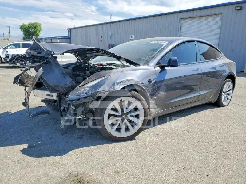 2022 Tesla Model 3 фото