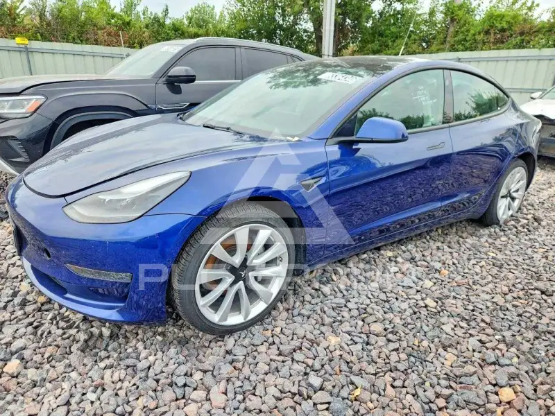2022 Tesla Model 3 фото