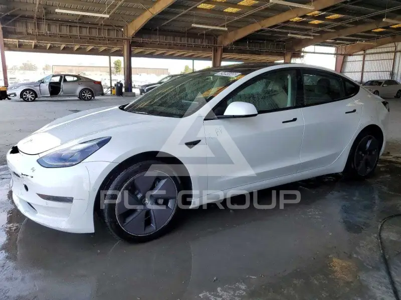 2022 Tesla Model 3 фото