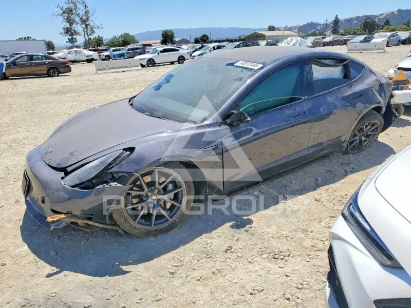 2022 Tesla Model 3 фото
