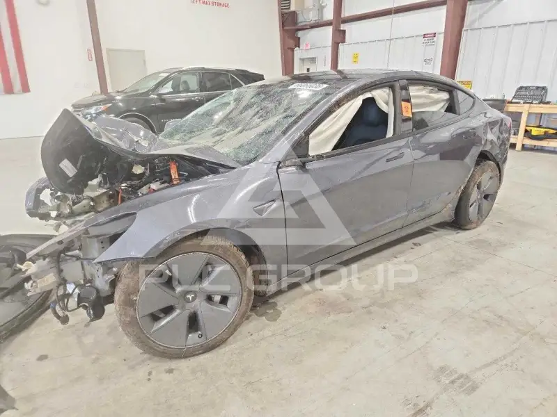 2022 Tesla Model 3 фото