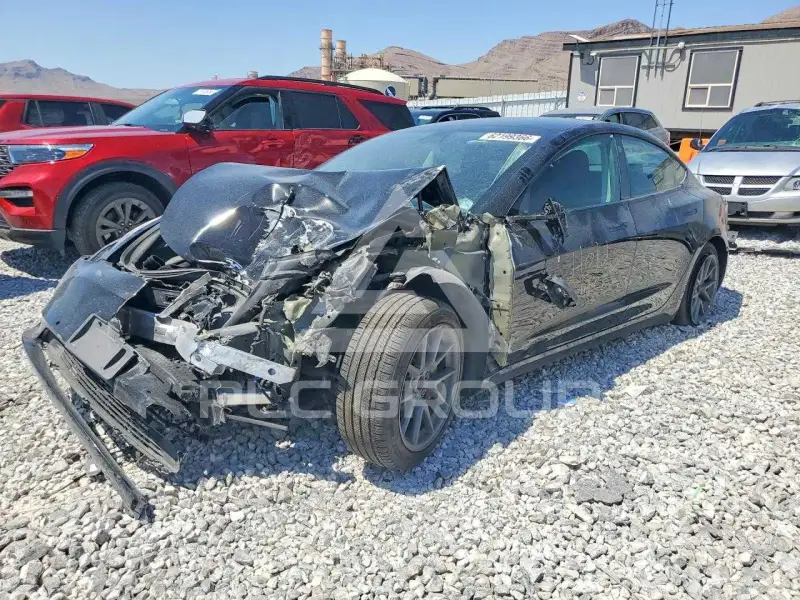 2022 Tesla Model 3 фото
