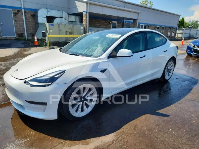 2022 Tesla Model 3 фото