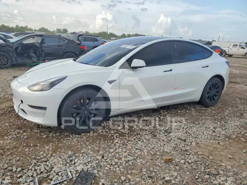 2022 Tesla Model 3 фото