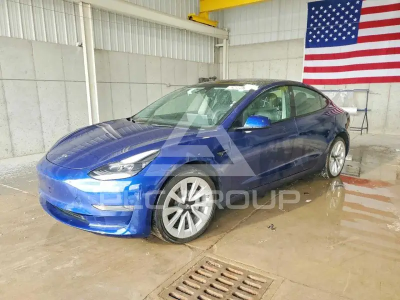 2022 Tesla Model 3 фото