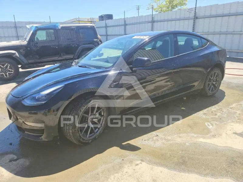 2022 Tesla Model 3 фото