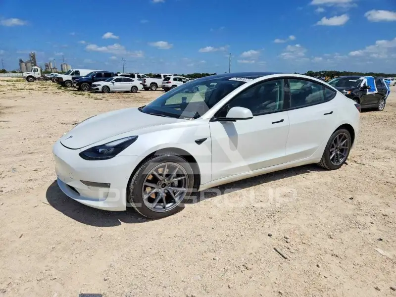 2022 Tesla Model 3 фото