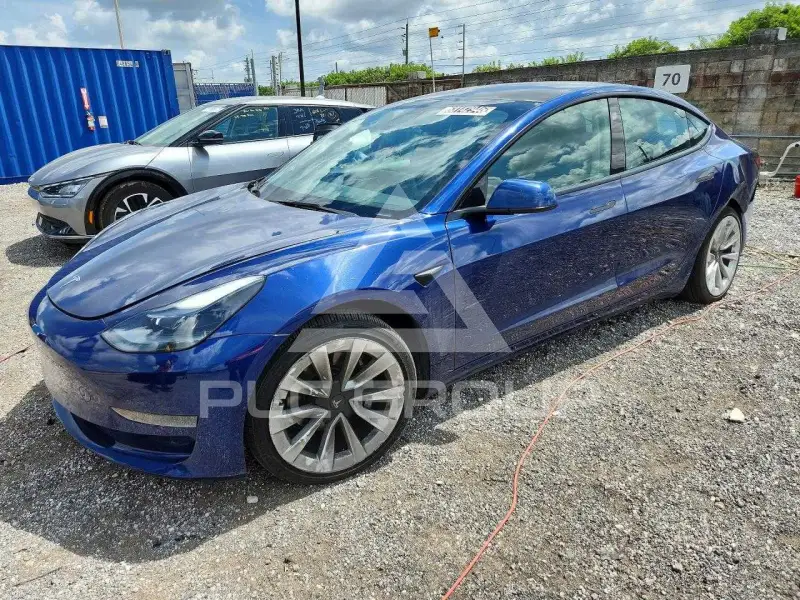 2022 Tesla Model 3 фото