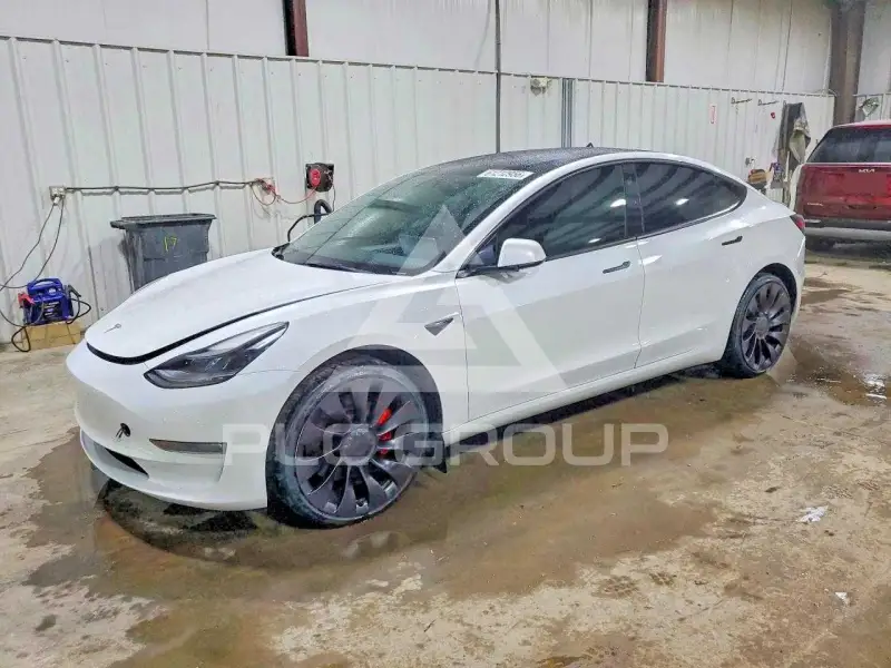 2022 Tesla Model 3 фото