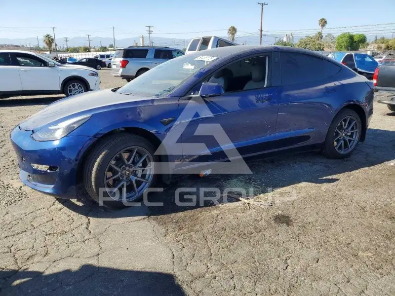 2022 Tesla Model 3 фото