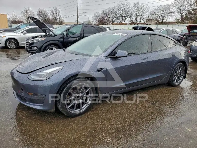 2022 Tesla Model 3 фото