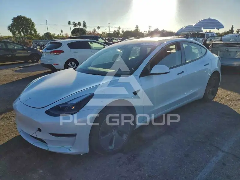 2022 Tesla Model 3 фото