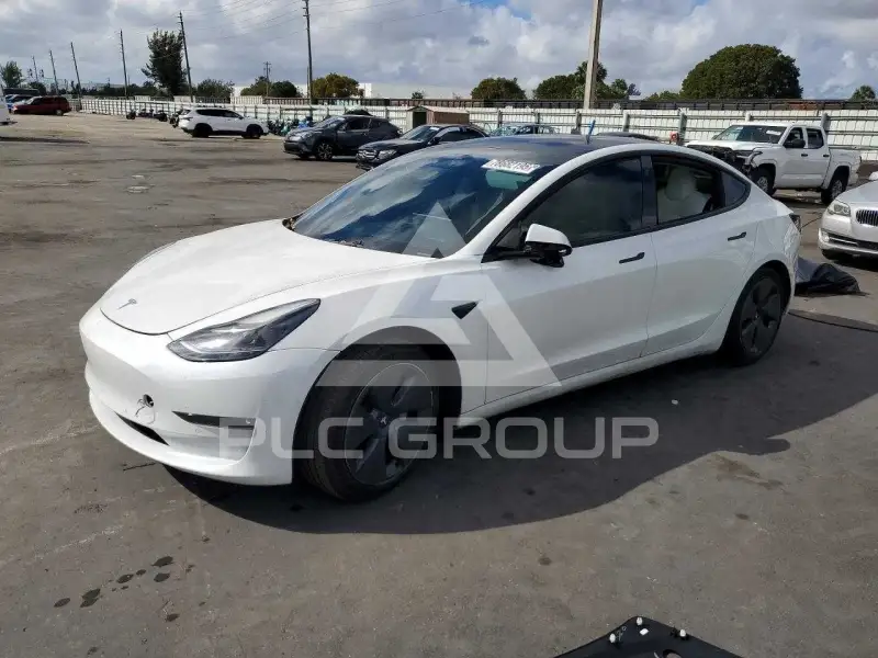2022 Tesla Model 3 фото