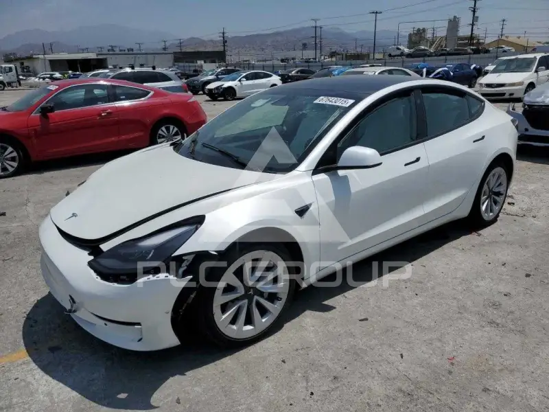 2022 Tesla Model 3 фото