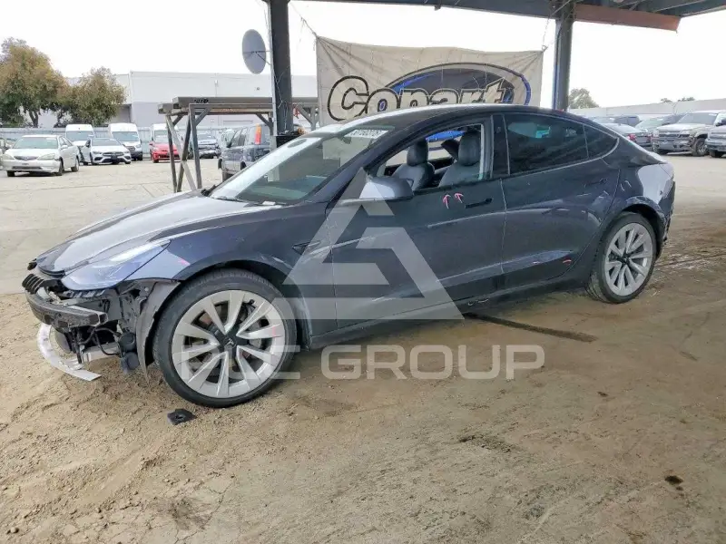 2022 Tesla Model 3 фото