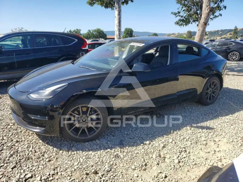 2022 Tesla Model 3 фото